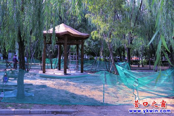 公園增設(shè)涼亭  滿足游客休息