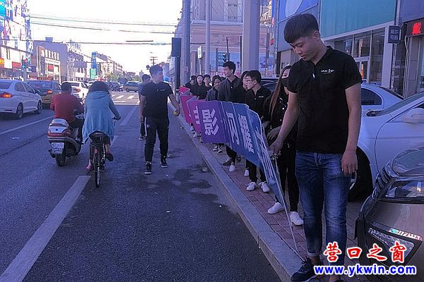 城市“流動牛皮癬”  有關(guān)部門管一管